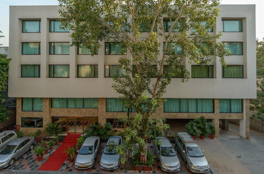 The President-A Boutique Hotel Ahmedabad Exterior photo