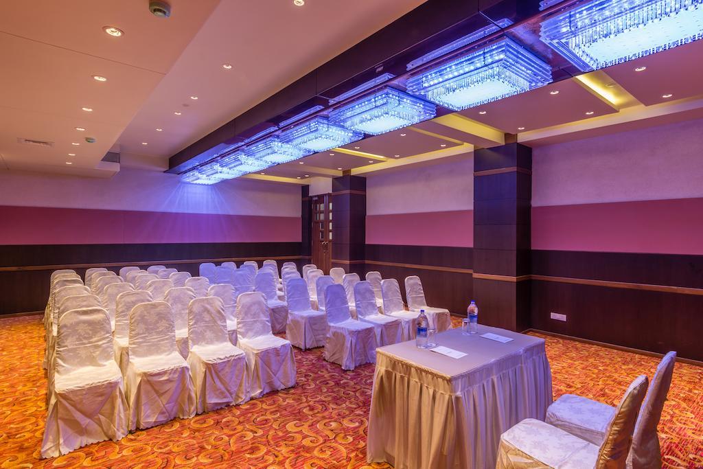 The President-A Boutique Hotel Ahmedabad Exterior photo