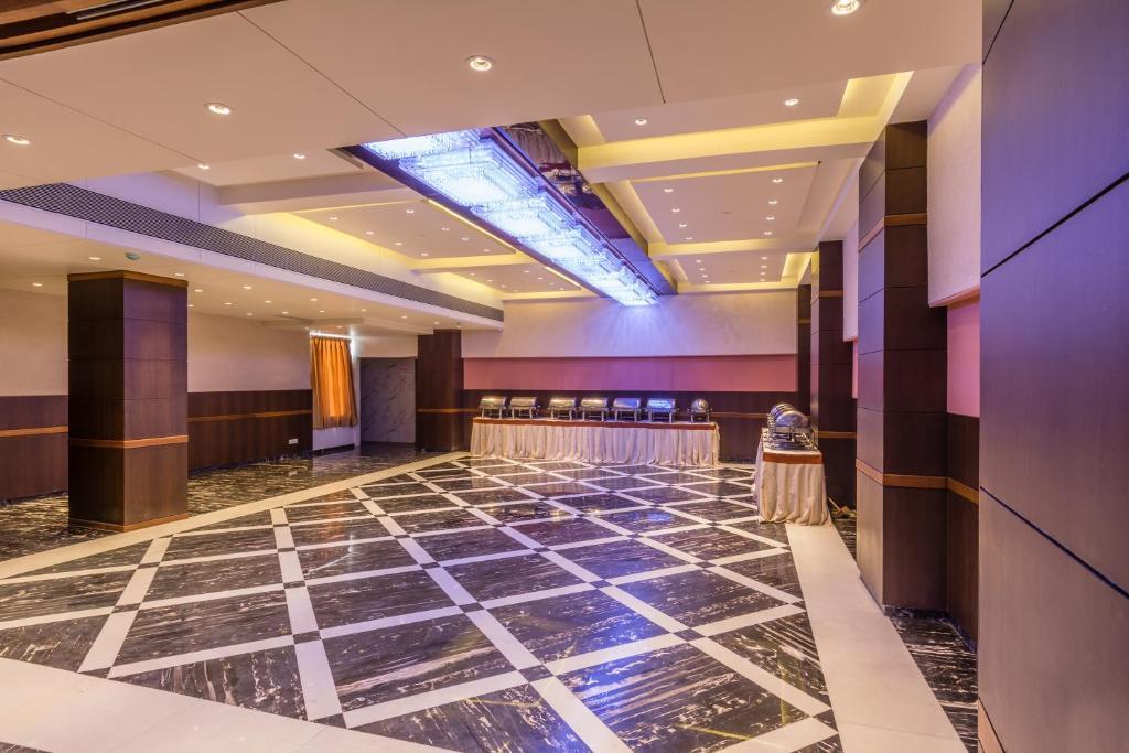 The President-A Boutique Hotel Ahmedabad Exterior photo