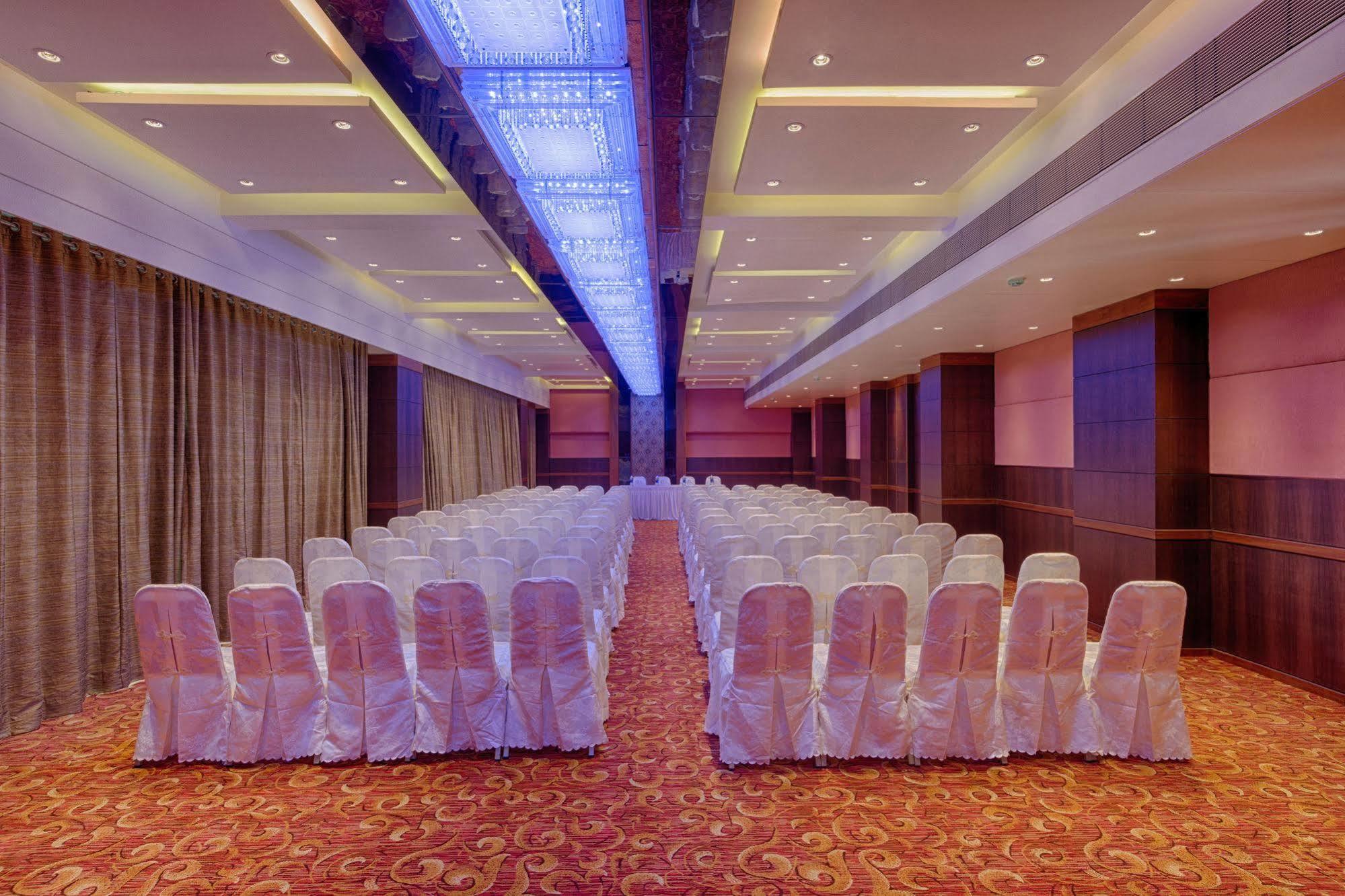 The President-A Boutique Hotel Ahmedabad Exterior photo
